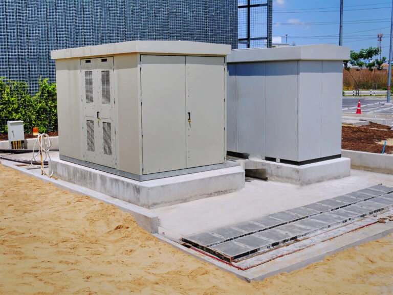 Cleaner large cabinets of electrical substation for factor 2021 08 30 17 37 07 utc 768x577 - Case Stories