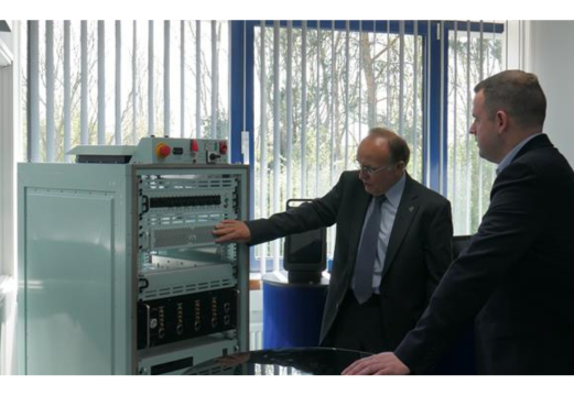 Max Toti Paul Holmes MP Computer - Captec Welcomes Paul Holmes MP for Tour of our Facilities